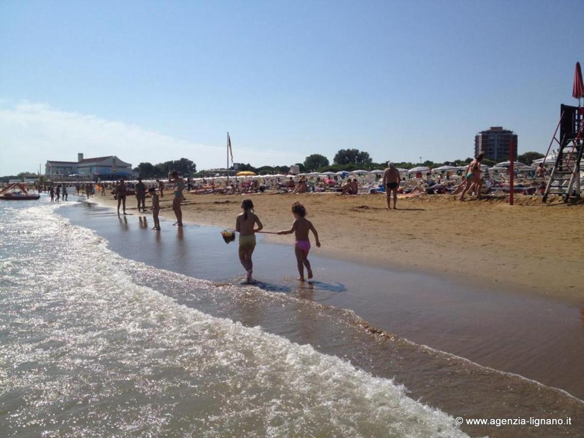 Apartamento Lignano Sabbiadoro With Pool Exterior foto